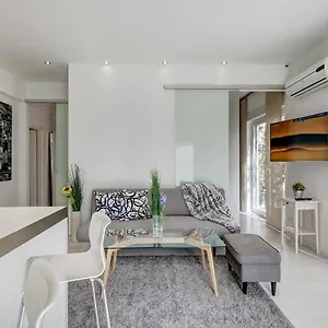 https://cozy-modern-apartment-with-garden-in-the-center-next-to.getmunichhotels.com